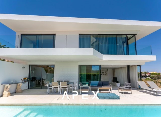 Four Bedroom Villa Views over Ria Formosa