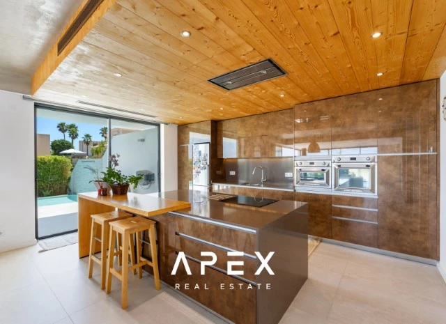 Four Bedroom Villa Views over Ria Formosa