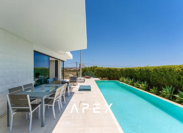 Four Bedroom Villa Views over Ria Formosa