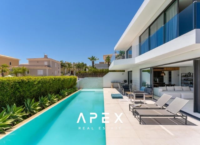 Four Bedroom Villa Views over Ria Formosa