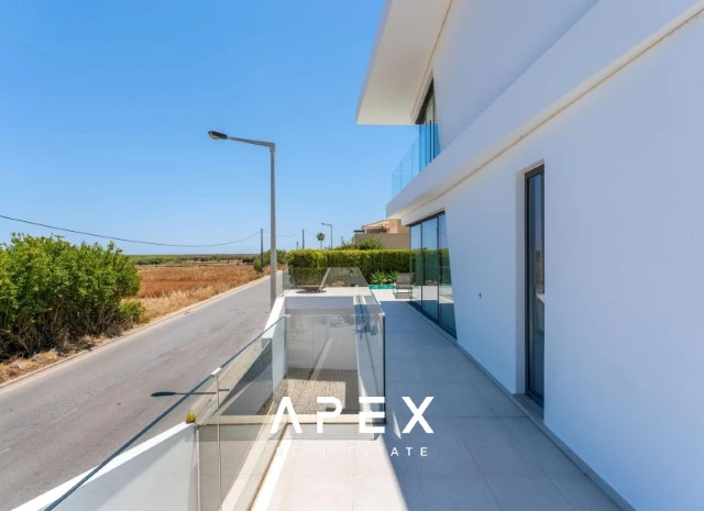 Four Bedroom Villa Views over Ria Formosa