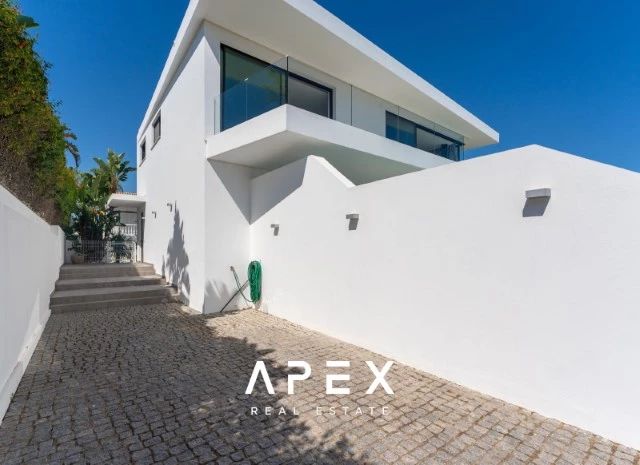 Four Bedroom Villa Views over Ria Formosa