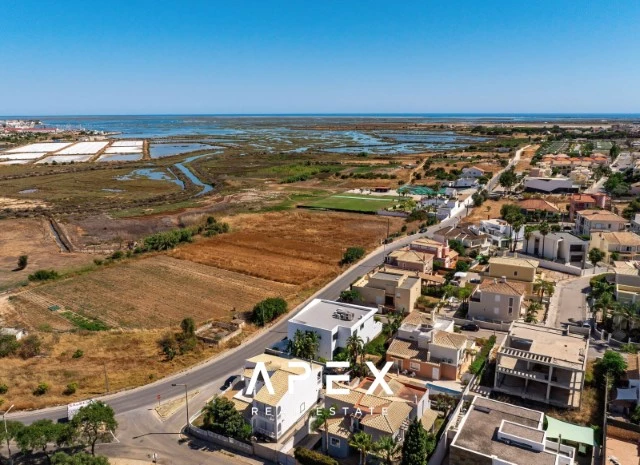 Four Bedroom Villa Views over Ria Formosa