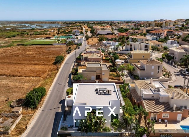 Four Bedroom Villa Views over Ria Formosa