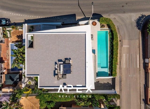 Four Bedroom Villa Views over Ria Formosa