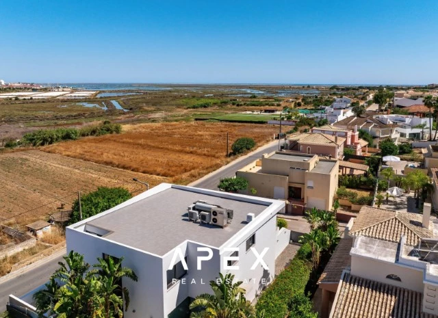 Four Bedroom Villa Views over Ria Formosa