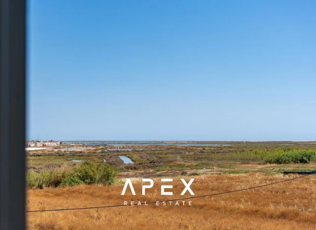 Four Bedroom Villa Views over Ria Formosa