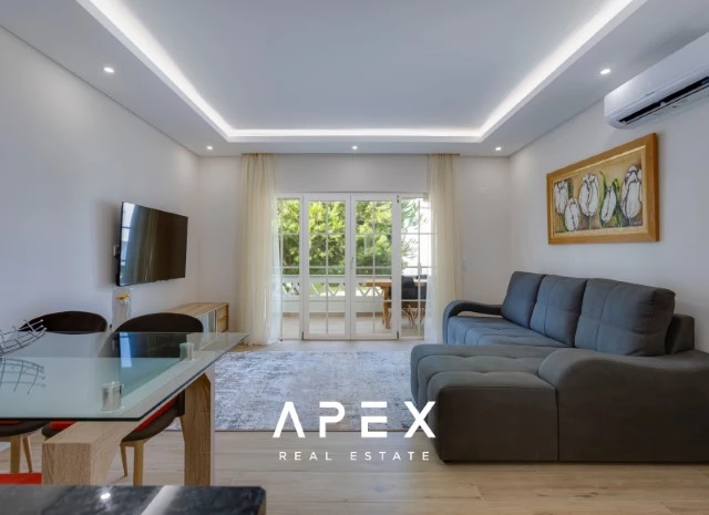Luxury Living in Vale do Lobo: Exquisite 2-Bedroom Apartment to rent from 1st June 2025
