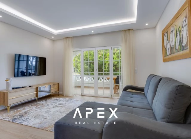 Luxury Living in Vale do Lobo: Exquisite 2-Bedroom Apartment to rent from 1st June 2025