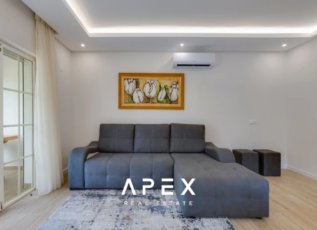 Luxury Living in Vale do Lobo: Exquisite 2-Bedroom Apartment to rent from 1st June 2025