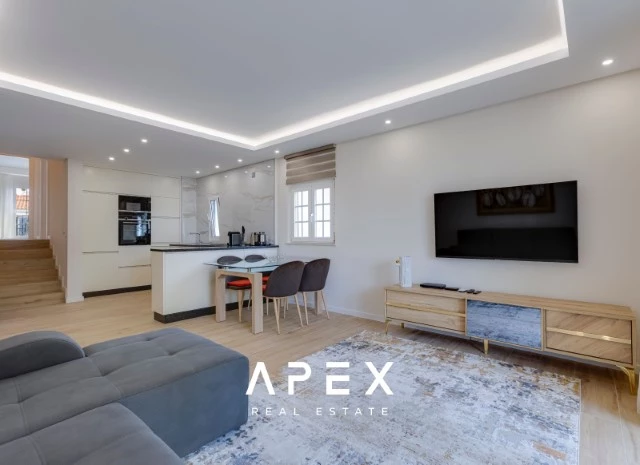 Luxury Living in Vale do Lobo: Exquisite 2-Bedroom Apartment to rent from 1st June 2025