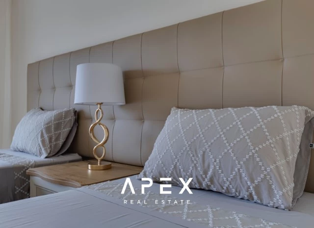 Luxury Living in Vale do Lobo: Exquisite 2-Bedroom Apartment to rent from 1st June 2025