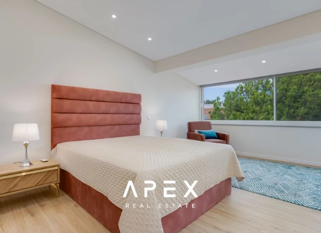 Luxury Living in Vale do Lobo: Exquisite 2-Bedroom Apartment to rent from 1st June 2025