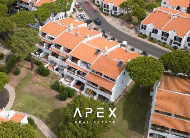 Luxury Living in Vale do Lobo: Exquisite 2-Bedroom Apartment to rent from 1st June 2025
