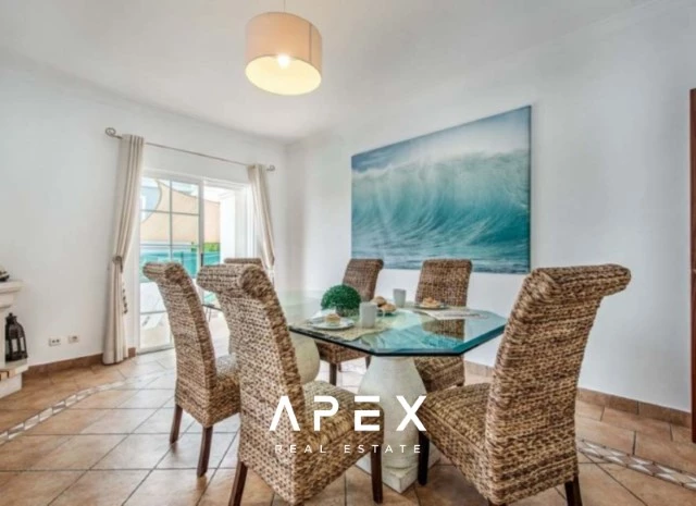 Four-Bedroom Family Villa with Private Swimming Pool / 5-minute drive from Praia do Evaristo and Praia da Galé