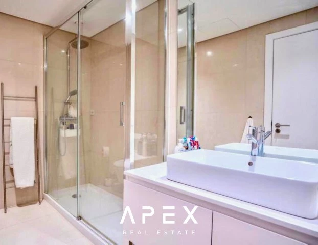 One Bedroom in One Vilamoura walking distance to the beach \ Pool \ Garage