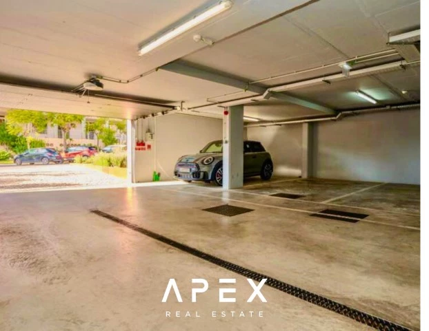 One Bedroom in One Vilamoura walking distance to the beach \ Pool \ Garage