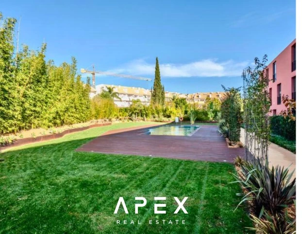 One Bedroom in One Vilamoura walking distance to the beach \ Pool \ Garage