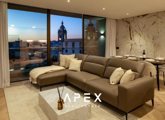 Luxurious Two-Bedroom Apartment with Stunning Views