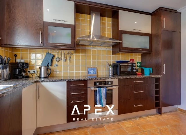 Beautiful Three-Bedroom Townhouse in The Village Development Near Vale do Lobo