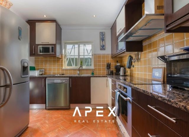 Beautiful Three-Bedroom Townhouse in The Village Development Near Vale do Lobo