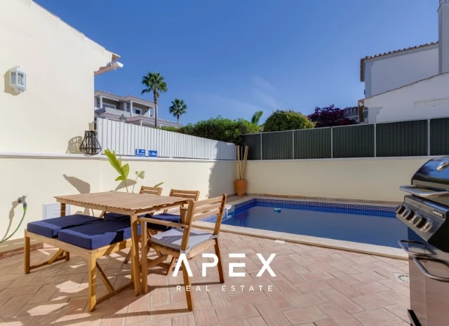 Beautiful Three-Bedroom Townhouse in The Village Development Near Vale do Lobo
