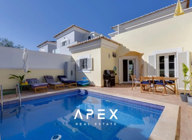 Beautiful Three-Bedroom Townhouse in The Village Development Near Vale do Lobo