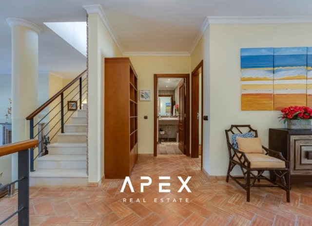 Beautiful Three-Bedroom Townhouse in The Village Development Near Vale do Lobo