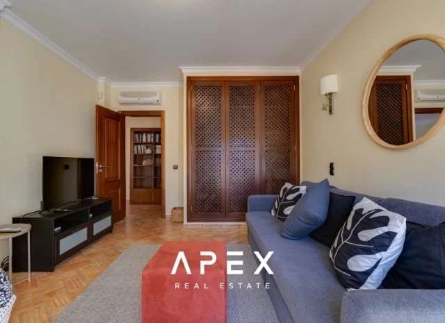 Beautiful Three-Bedroom Townhouse in The Village Development Near Vale do Lobo