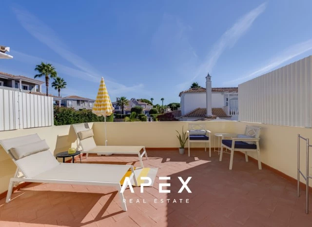 Beautiful Three-Bedroom Townhouse in The Village Development Near Vale do Lobo