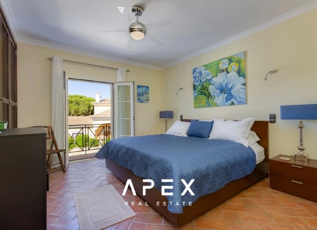 Beautiful Three-Bedroom Townhouse in The Village Development Near Vale do Lobo