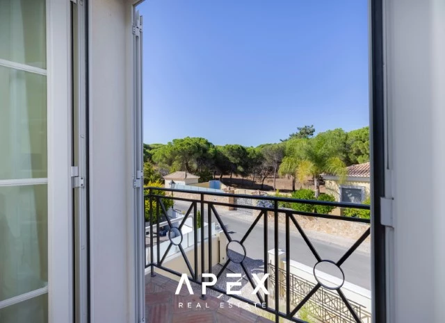 Beautiful Three-Bedroom Townhouse in The Village Development Near Vale do Lobo