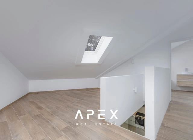Four bedroom Townhouse in central Faro near school and walking distance to shops and restaurants