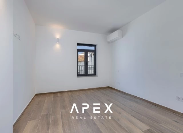 Four bedroom Townhouse in central Faro near school and walking distance to shops and restaurants