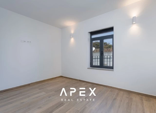 Four bedroom Townhouse in central Faro near school and walking distance to shops and restaurants