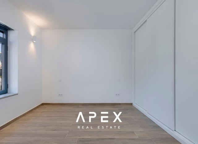 Four bedroom Townhouse in central Faro near school and walking distance to shops and restaurants