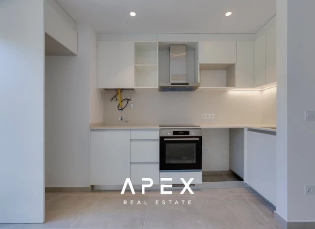 Four bedroom Townhouse in central Faro near school and walking distance to shops and restaurants
