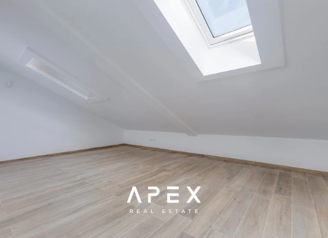 Four bedroom Townhouse in central Faro near school and walking distance to shops and restaurants