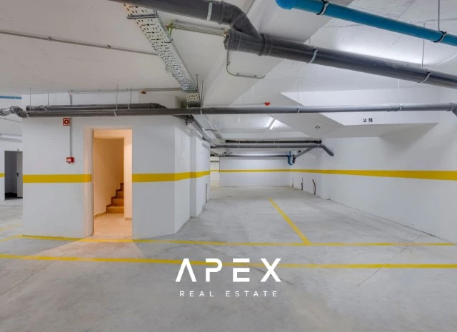 Four bedroom Townhouse in central Faro near school and walking distance to shops and restaurants