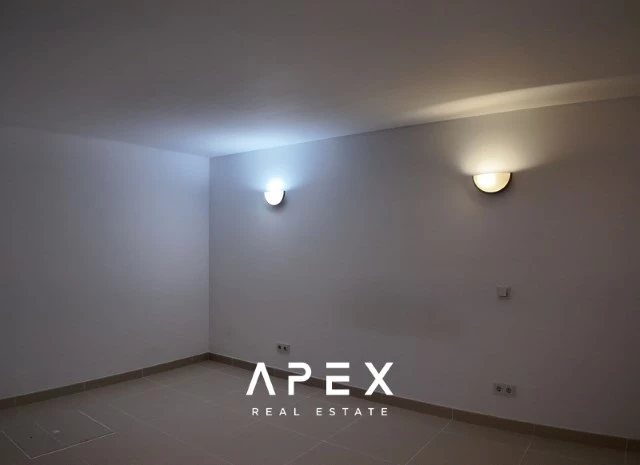 Unfurnished 4 Bedroom Rental with Underfloor Heating available immediately