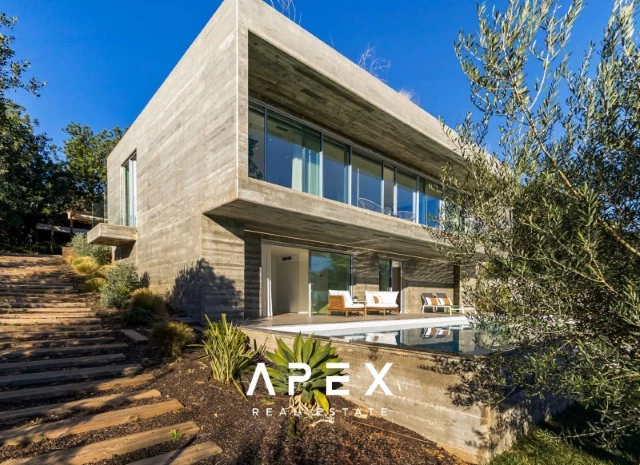 Three Bedroom Contemporary Long Term Rental Masterpiece