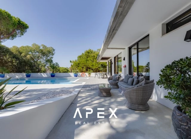 Two bedroom Villa in Vale Do Lobo surrounded by nature and beautiful landscape
