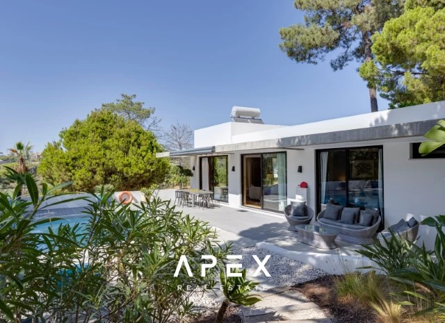 Two bedroom Villa in Vale Do Lobo surrounded by nature and beautiful landscape