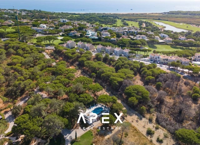 Two bedroom Villa in Vale Do Lobo surrounded by nature and beautiful landscape