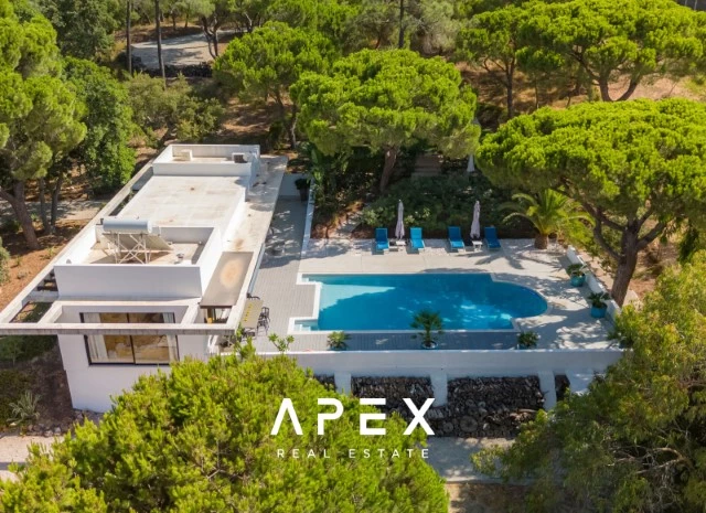 Two bedroom Villa in Vale Do Lobo surrounded by nature and beautiful landscape