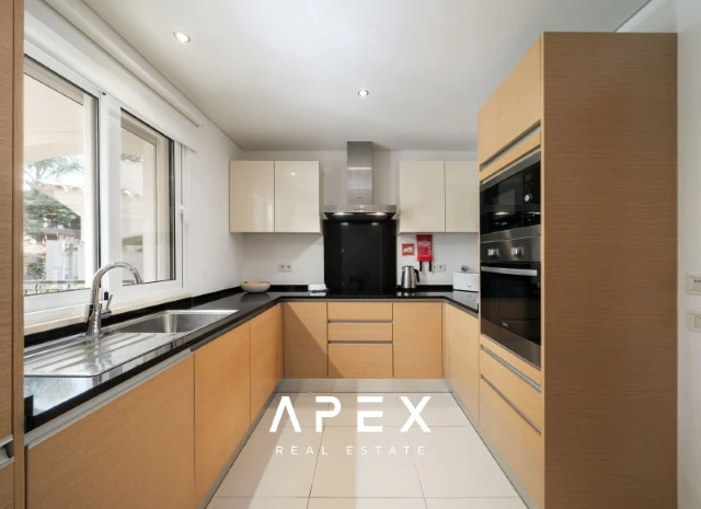 The Crest 4 Bedroom in Private Condominium with pool