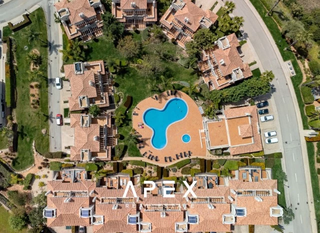 The Crest 4 Bedroom in Private Condominium with pool