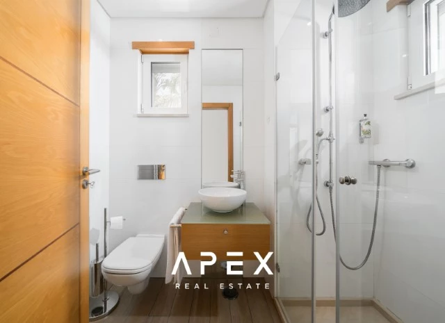 The Crest 4 Bedroom in Private Condominium with pool