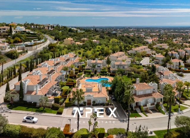 The Crest 4 Bedroom in Private Condominium with pool