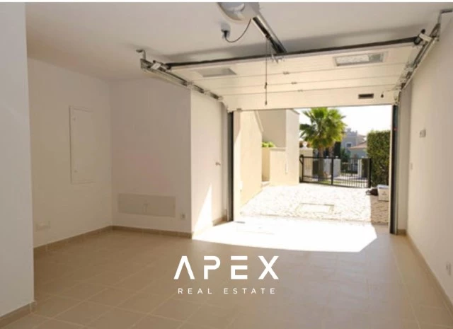 Four Bedroom Townhouse \ landscaped garden \ private pool \ Gated community